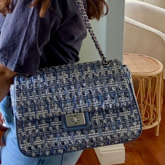 Karl Lagerfeld NWT Blue White Tweed Twist Lock Shoulder Bag - Picture 5 of 6